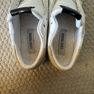 Steve Madden Off-White Casual Sneakers
